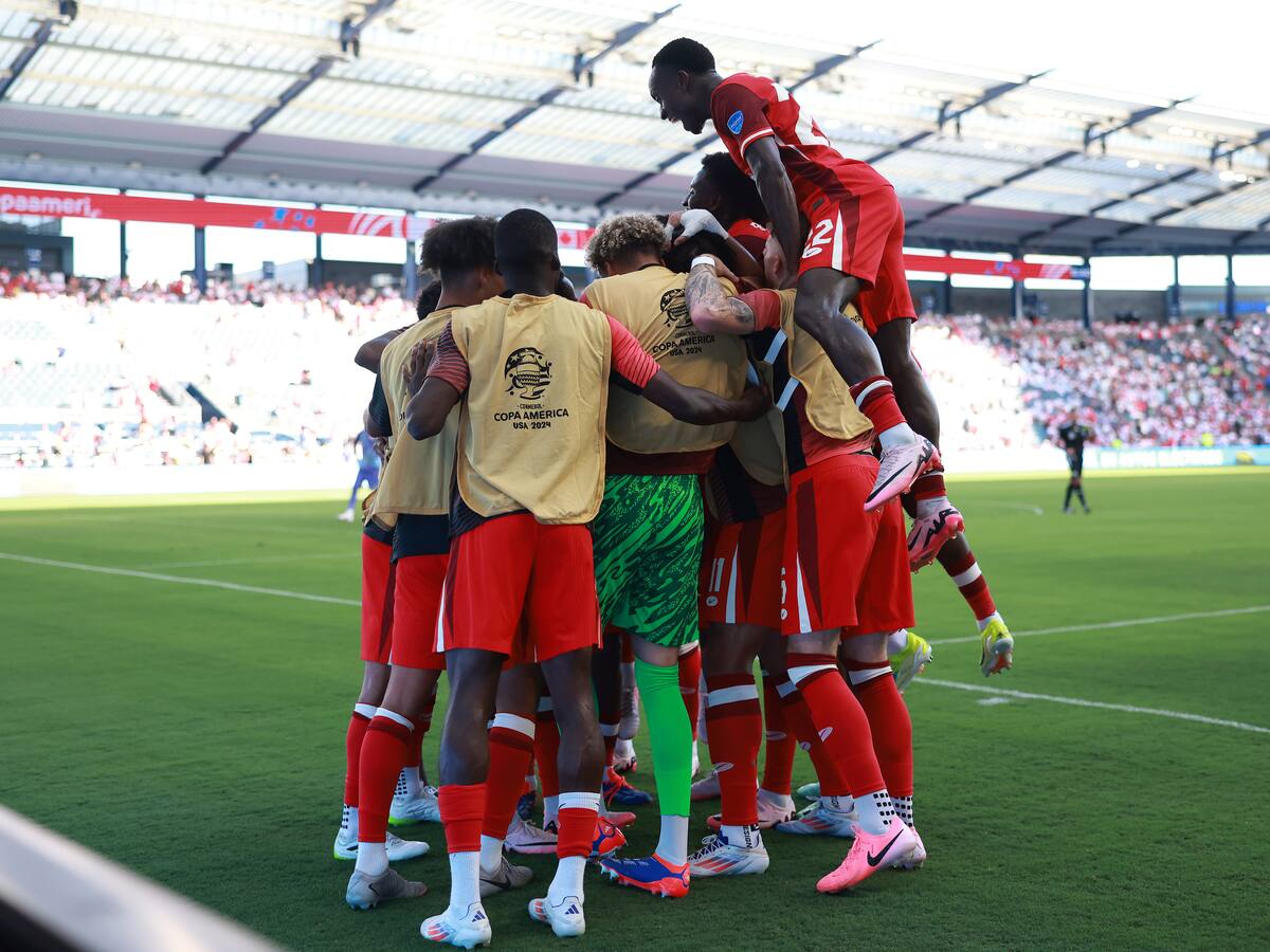 Le dieron “una manito” a Chile: Canadá aprovecha los errores de Perú para sumar su primer triunfo en la Copa América