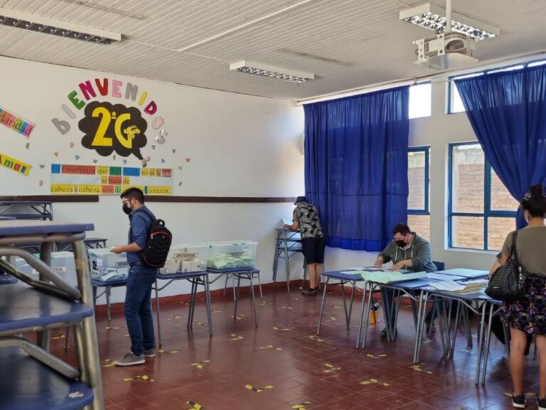 Elecciones 2021: Denuncian que votantes han sufragado sin cámara secreta en Buin