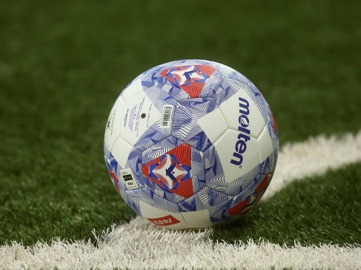 “Sinvergüenzas”: club del fútbol chileno indigna a sus hinchas por el precio de las entradas