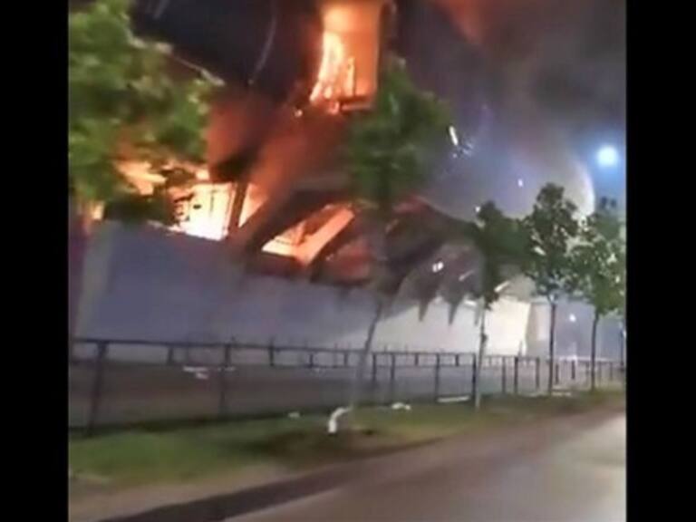 Incendio estructural afecta a la estación Trinidad de la Línea 4 del Metro de Santiago