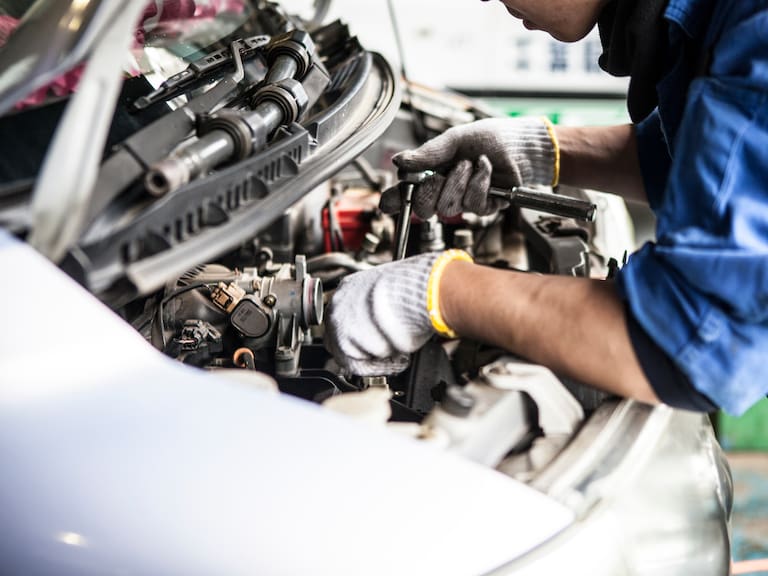 ¿Cuántos se demora arreglar un auto tras un choque en Chile? Informe reveló diferencias clave