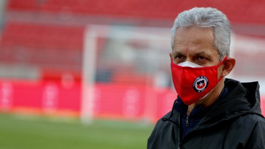 13 de Noviembre del 2020/SANTIAGOEl director tecnico de Chile, Reinaldo Rueda ,durante el partido valido por la Fase de Grupos 3/18 por la clasificación de Conmebol para la Copa Mundial de Fútbol Qatar 2022, entre Chile vs Peru, disputado en el Estadio Nacional.
FOTO:FRANCISCO LONGA/AGENCIAUNO