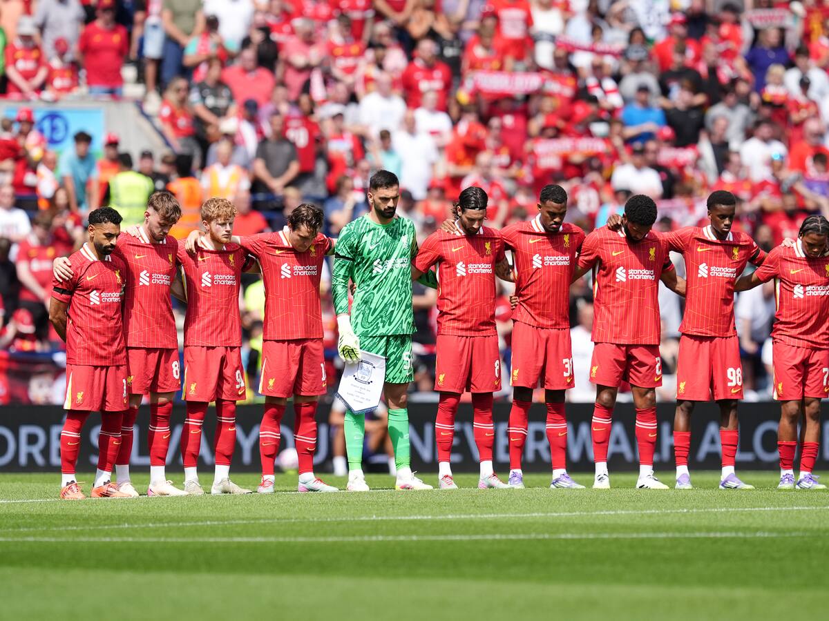 El Liverpool volvió a las canchas en un partido que estuvo marcado por un conmovedor minuto de silencio por Diogo Jota