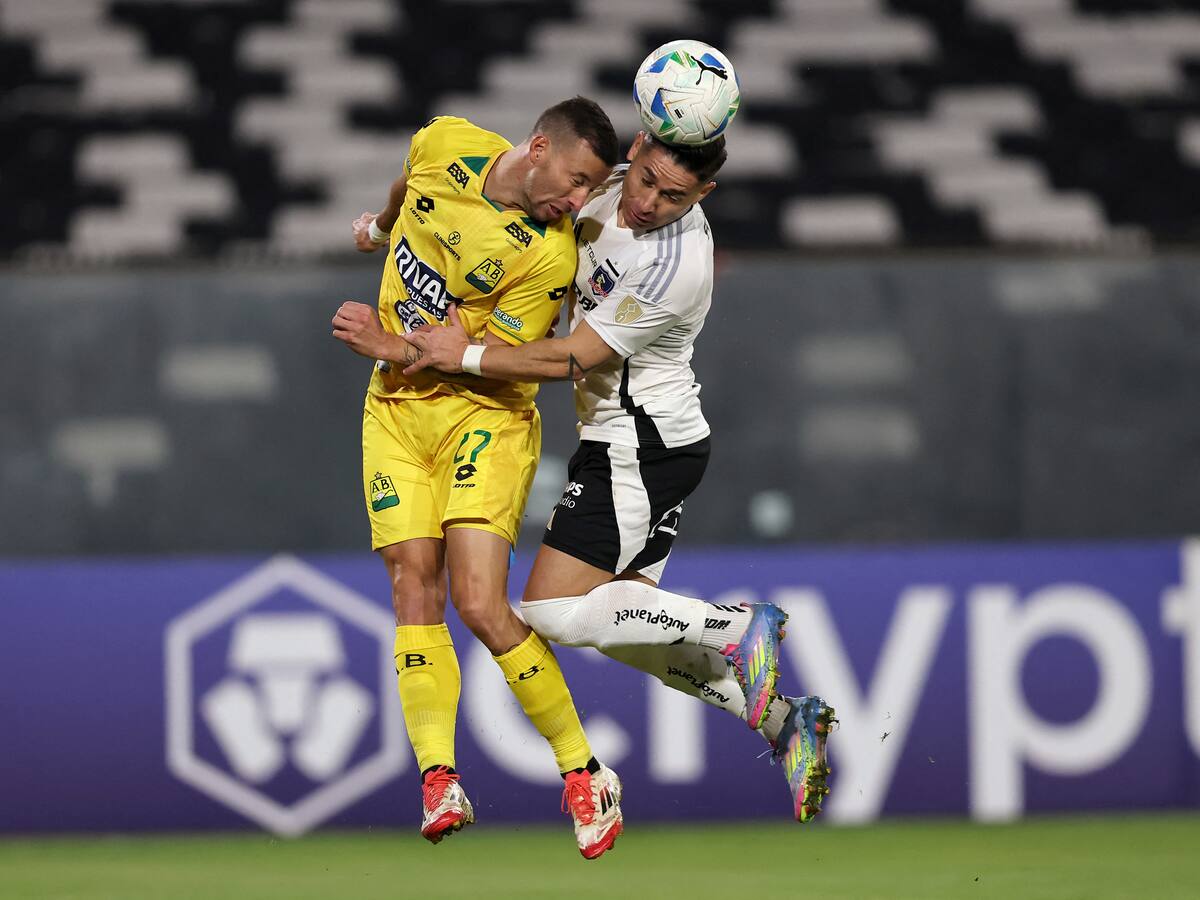 10 minutos de felicidad alba: el gol de Javier Correa y la expulsión en Bucaramanga que le dan ventaja a Colo Colo