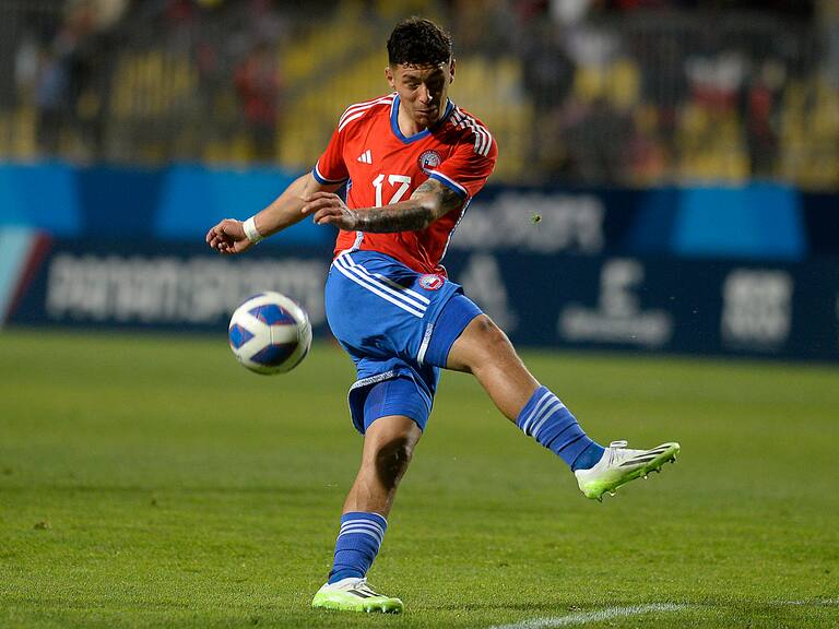 ¿Se aleja de la U? Estos son los tres clubes europeos que quieren a César Pérez