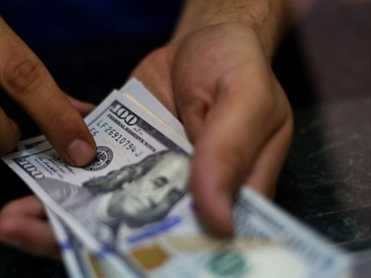 Dólar abre con fuerte caída por avance en el precio del cobre