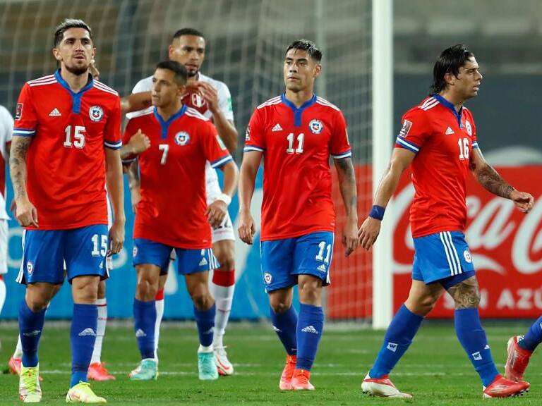 El análisis de Guarello tras la derrota frente a Perú: "Chile está eliminado futbolística, anímica y espiritualmente"