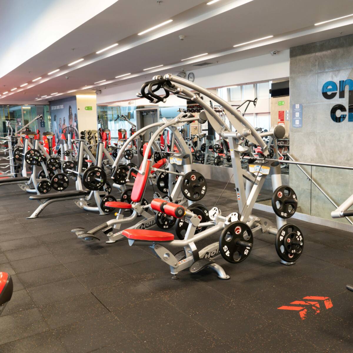 Tras el cierre definitivo de gimnasios Energy Club en Chile: la delicada queja que se repite entre los clientes