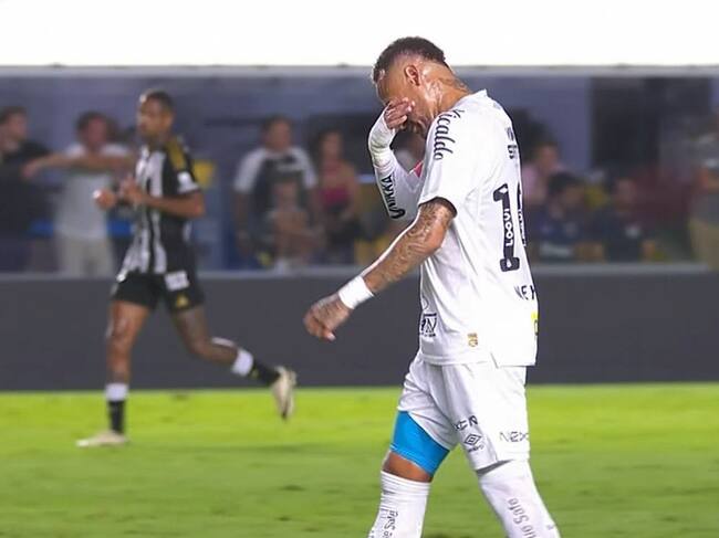 Neymar se vuelve a lesionar en Santos y dejó la cancha llorando