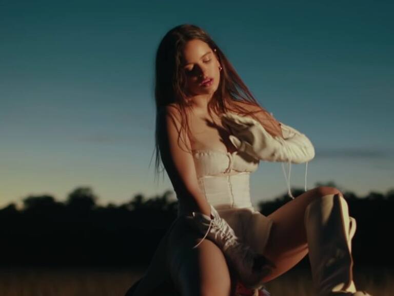 Rosalía lanzó «Motomami» y dejó una ola de memes y comentarios en las redes sociales