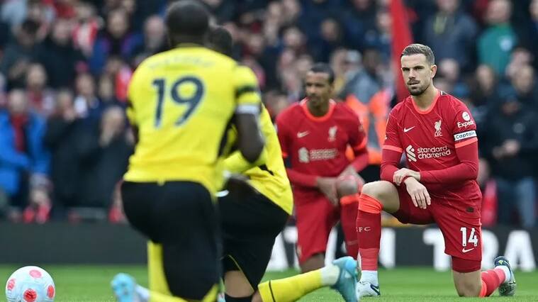 Premier League: jugadores deciden arrodillarse solo en ciertos partidos elegidos por ellos