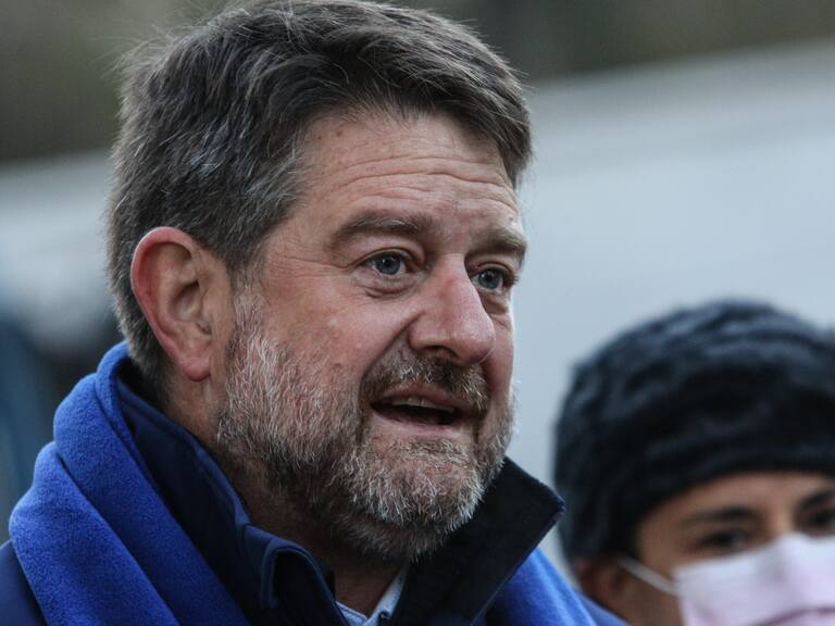 30 de Mayo de 2022/ ESTACIÓN CENTRAL En el contexto de la Activación del Código Azul, la Seremi de Desarrollo Social Patricia Hidalgo, junto al Gobernador Regional Claudio Orrego, realizan ruta y entrega de sacos de dormir a personas en situación de calle en la comuna de Estación Central en compañía de voluntarios del Hogar de Cristo
FOTO: DIEGO MARTIN/ AGENCIAUNO