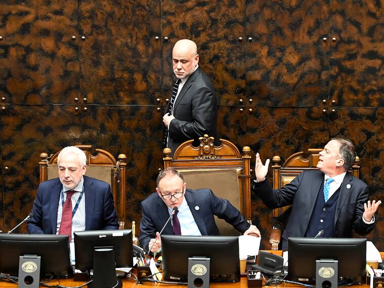 Tras rechazo de multa al voto obligatorio: Congreso solicita al Gobierno vetar proyecto de doble jornada electoral