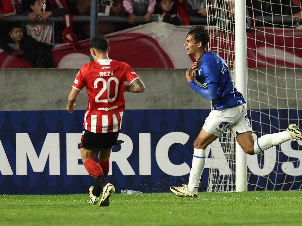 “Estaba desmotivado con el fútbol...”: la confesión de Carlo Villanueva tras ser el héroe de Huachipato en Copa Libertadores