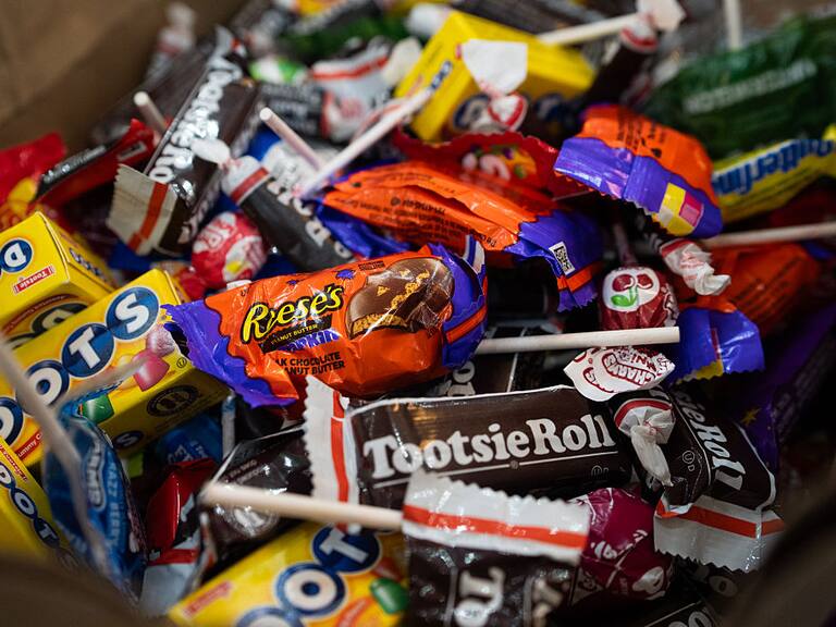 Niegan inscripción de nombre de “gomitas” por parecerse mucho a otra golosina