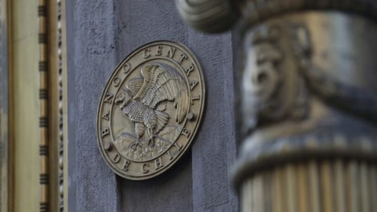 Banco Central mantiene tasa de interés en 4,5% y advierte efecto del nuevo precio del petróleo en la economía de Chile