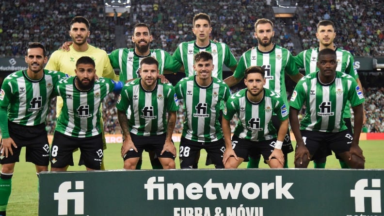 Real Betis podría jugar ante la U de Chile en Santiago