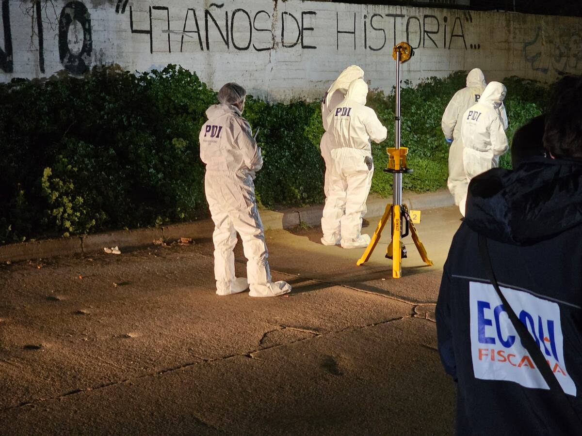 Violenta noche en Estación Central: hombre fue asesinado a disparos en plena calle