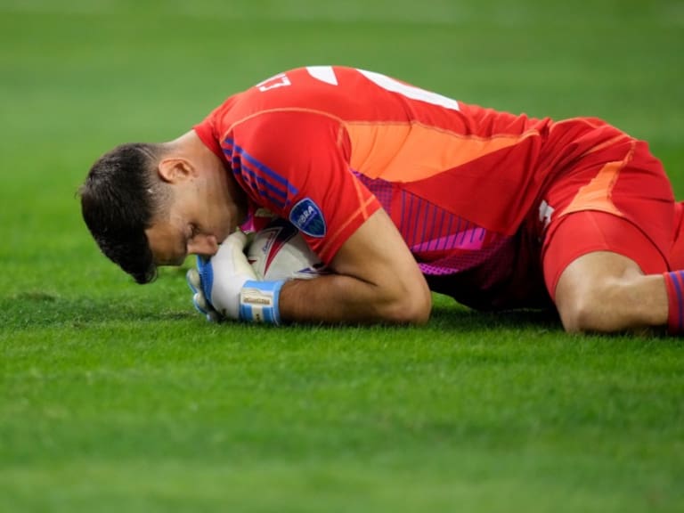 “Con Messi en una pierna, el Dibu Martínez brilló por todos”: medios argentinos en éxtasis tras clasificación a semifinales de la Copa América