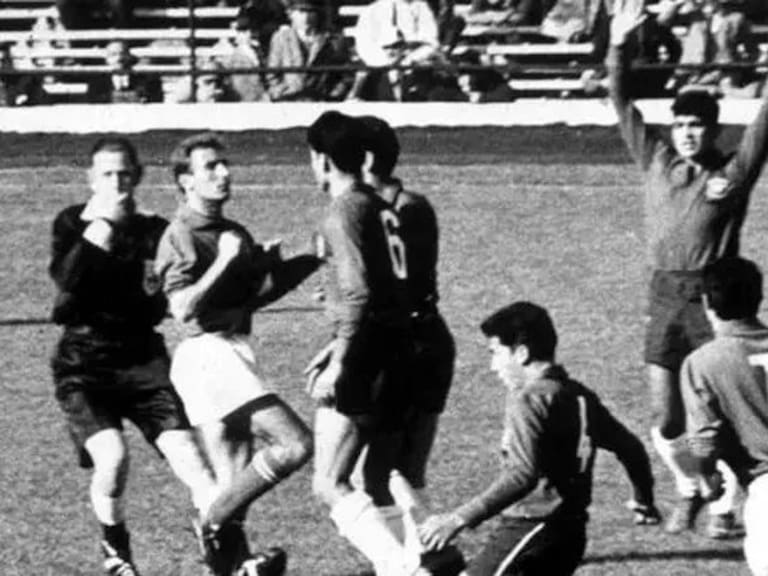 «La batalla de Santiago»: A 58 años del histórico duelo Chile-Italia en el Mundial del 62