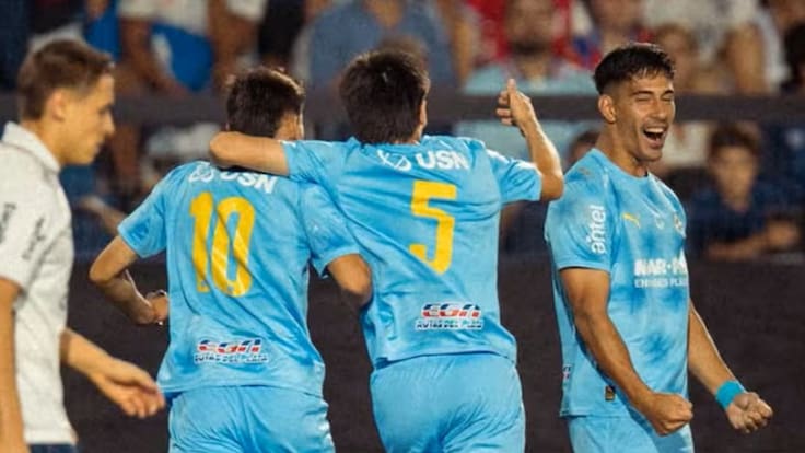 Fracasó en Colo Colo y hoy es el máximo goleador en su país gracias a este doblete: ¡contra un grande!