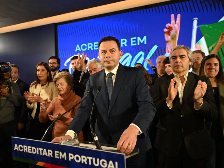 El líder de la coalición conservadora Alianza Democrática (AD), Luís Montenegro, habla sobre su opción de formar gobierno en Portugal.