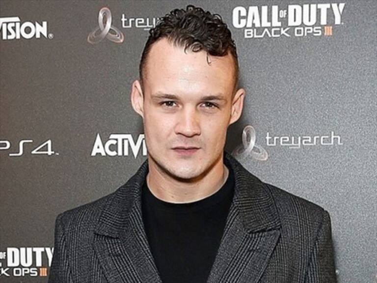 Actor de Harry Potter se luce como peleador de artes marciales mixtas