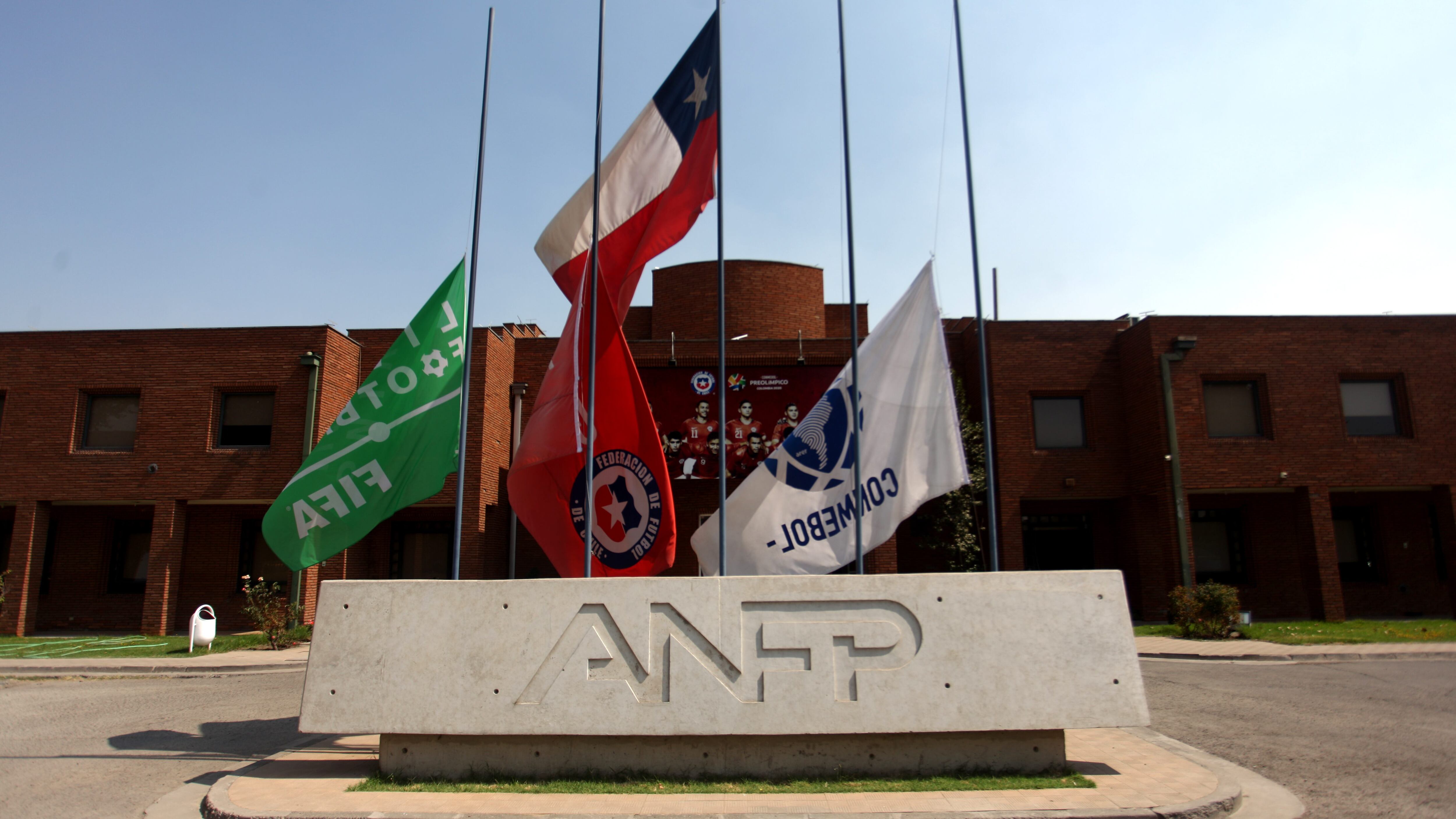ANFP en duelo institucional por muerte de Mario Osbén