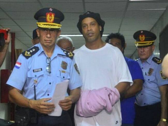 Ronaldinho Gaúcho detenido en Paraguay