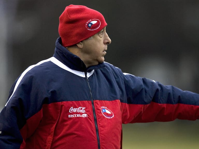 Familia de Nelson Acosta actualiza estado de salud del ex técnico de la Roja: esto se sabe