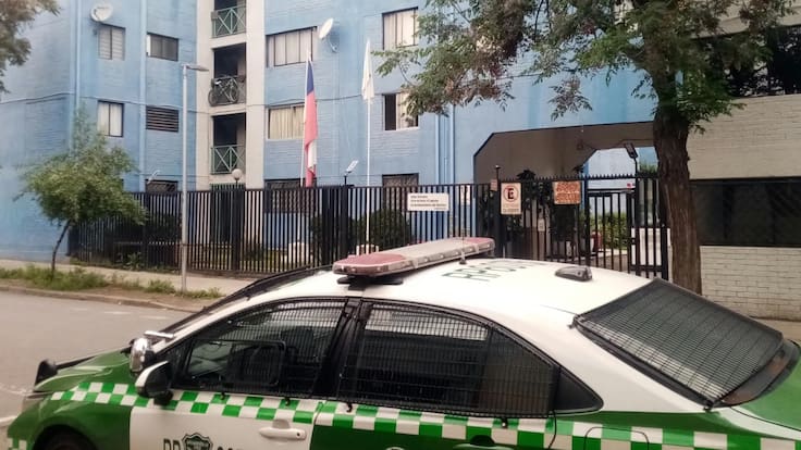 Violento robo en Santiago: sujetos se hicieron pasar por trabajadores y amarraron a dos mujeres