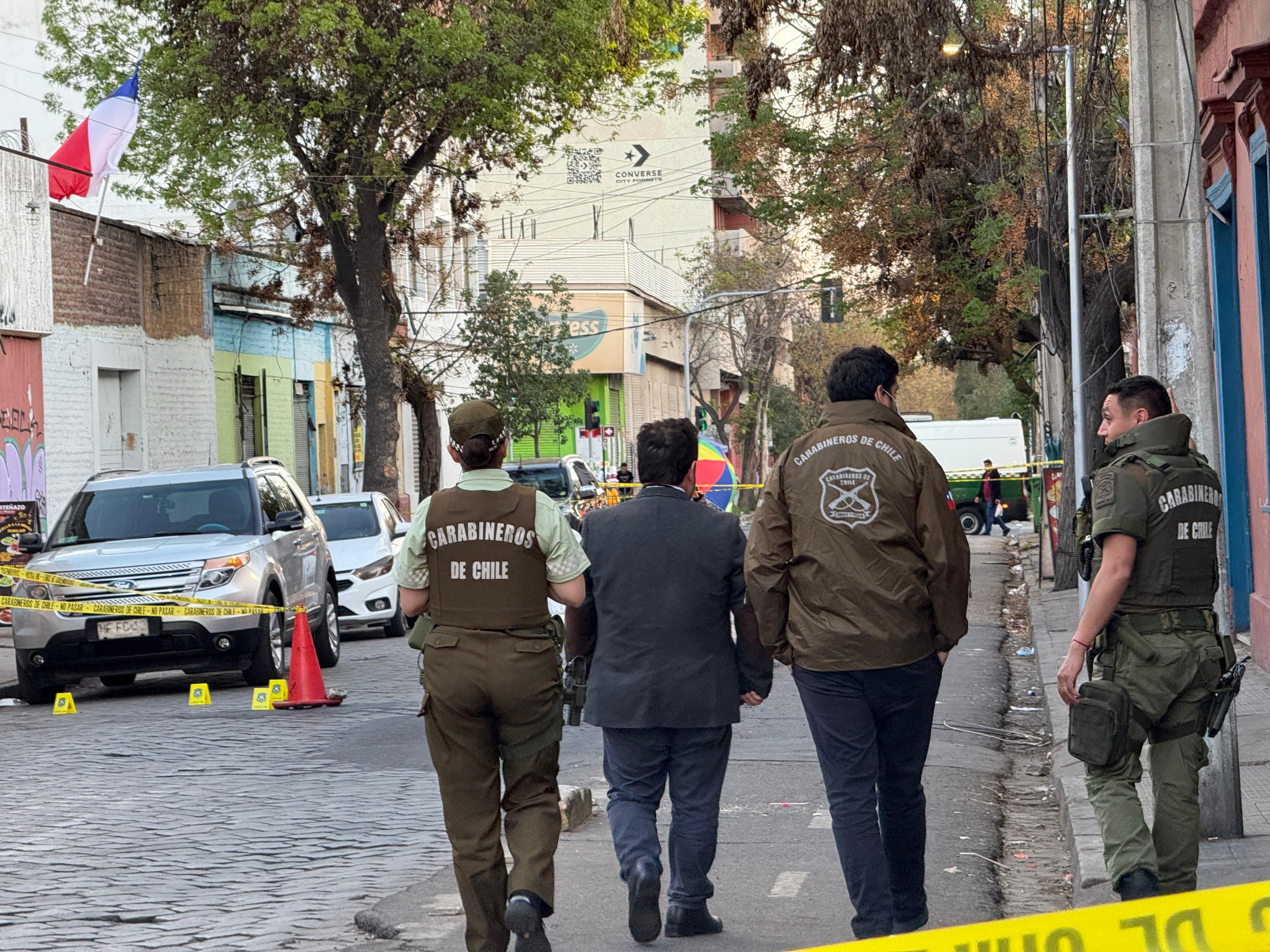 Hombre dispara a en la cara a transeúnte en Barrio Yungay