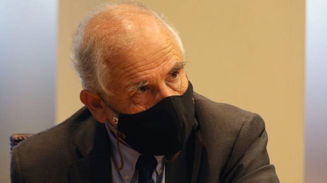 06 DE OCTUBRE DE 2021/VALPARAISOEl senador Carlos Montes, durante la Comisión de Constitución del Senado, que analiza el proyecto que permite un cuarto retiro de fondos de pensiones, por la pandemia del Covid-19.
FOTO: LEONARDO RUBILAR CHANDIA/AGENCIAUNO