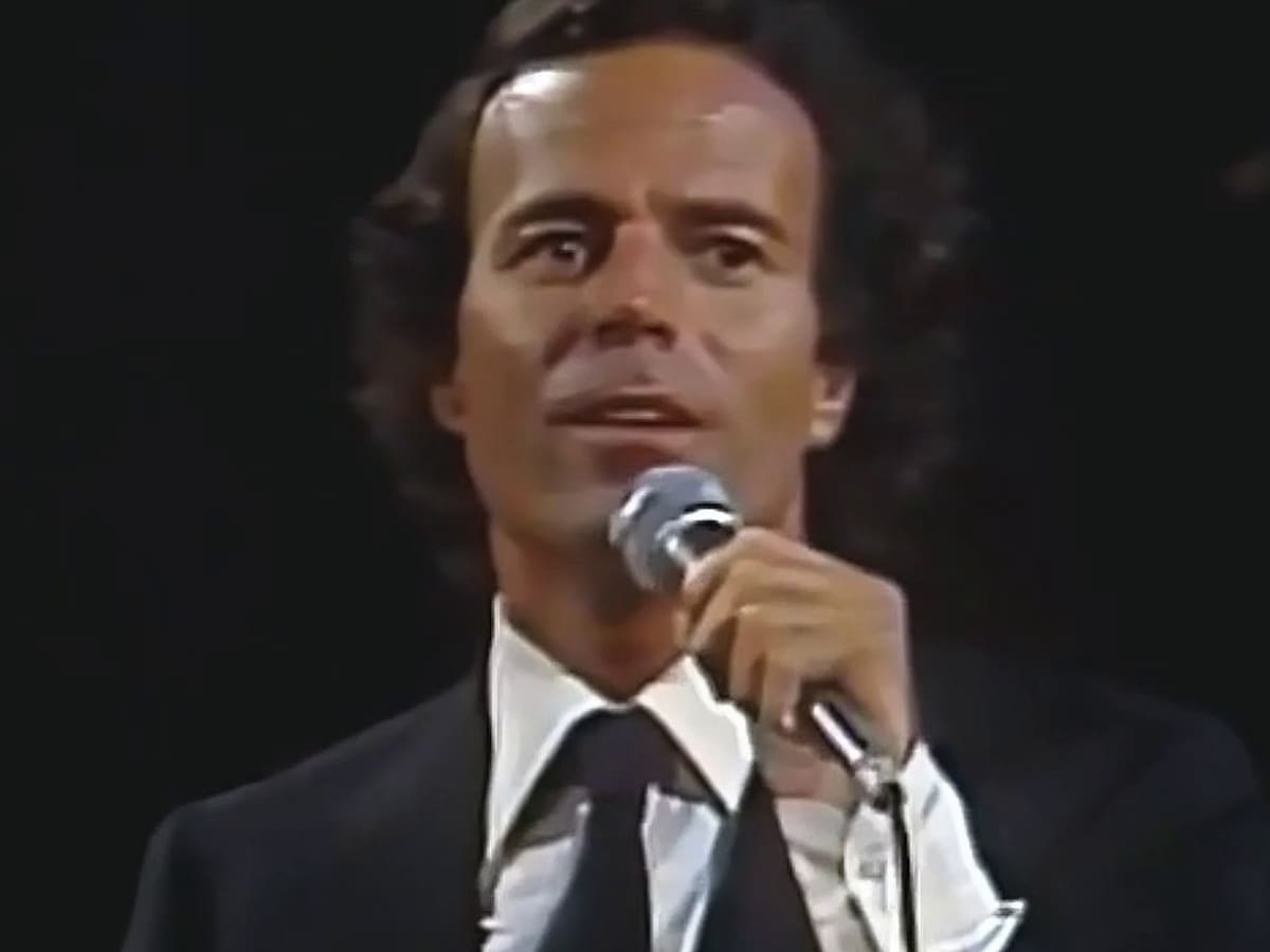 Julio Iglesias rompe el silencio ante investigación por presuntos abusos sexuales y prepara su defensa: “Todo se va a aclarar”