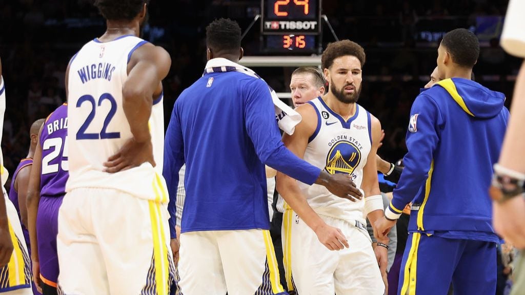 Klay Thompson expulsado . Warriors - NBA - Suns - David Booker