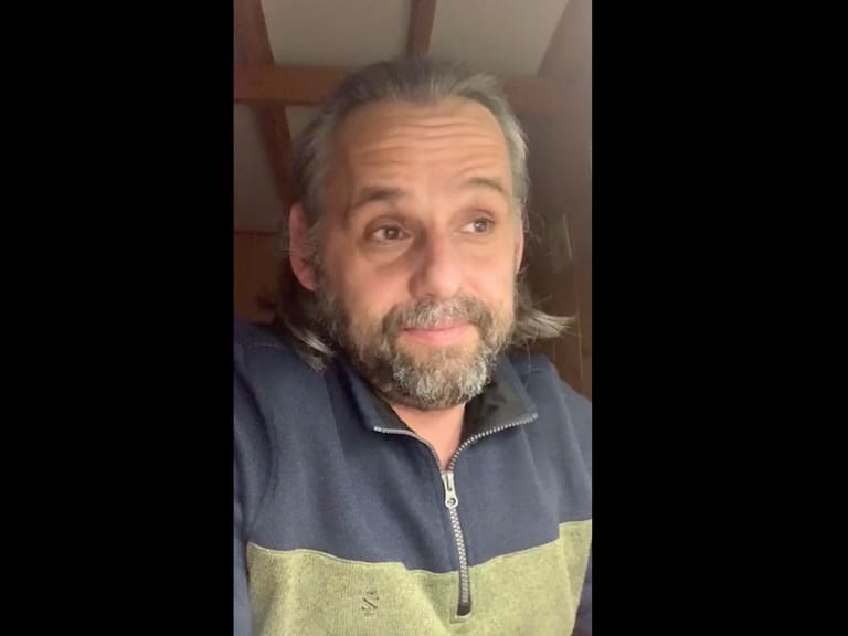 «No sé por qué me menciona si no somos amigos»: José Miguel Villouta criticó a Natalia Valdebenito por nombrarlo en su show