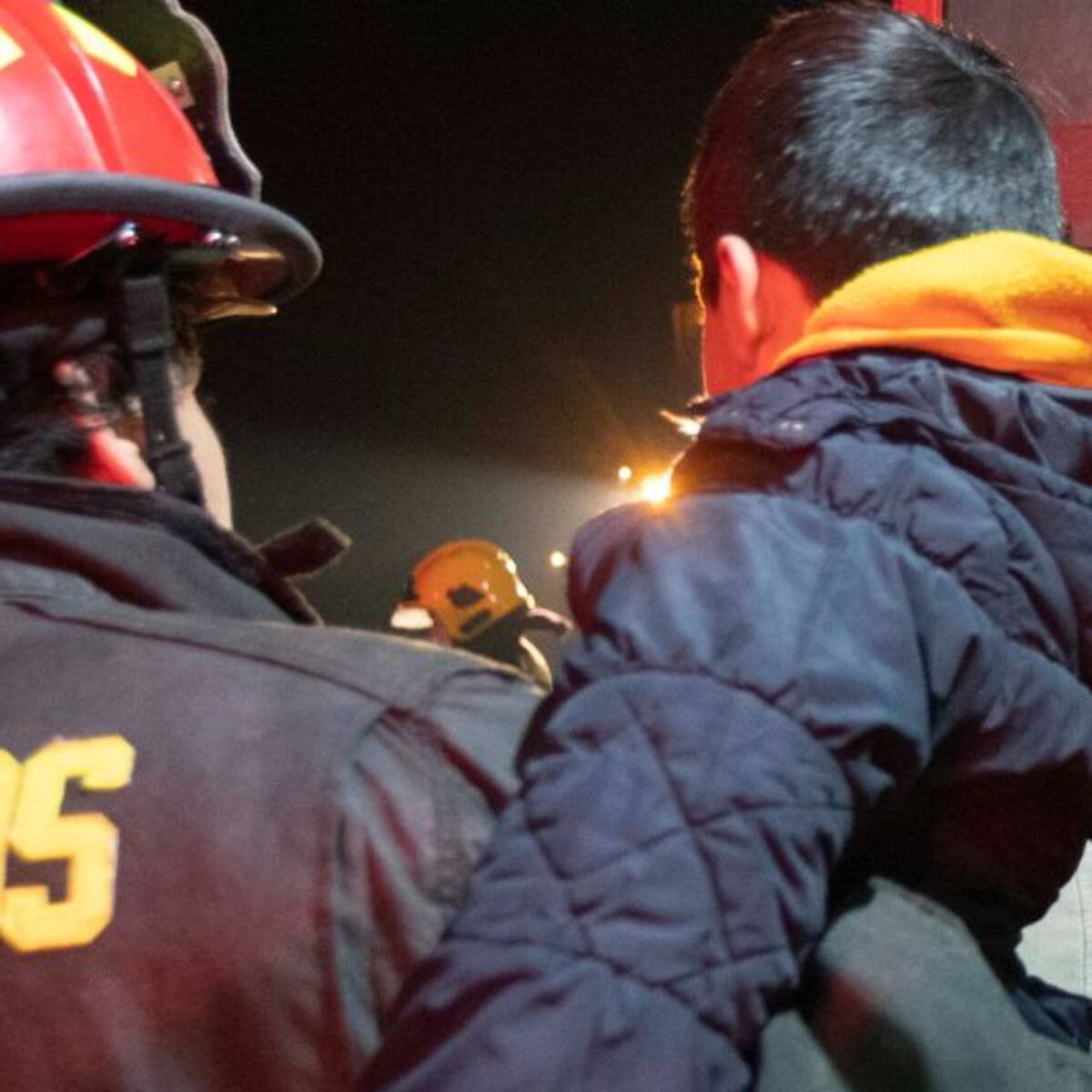 Bomberos de Yerbas Buenas realizan sentido homenaje a voluntario desaparecido en rescate de adulto mayor en río Ancoa