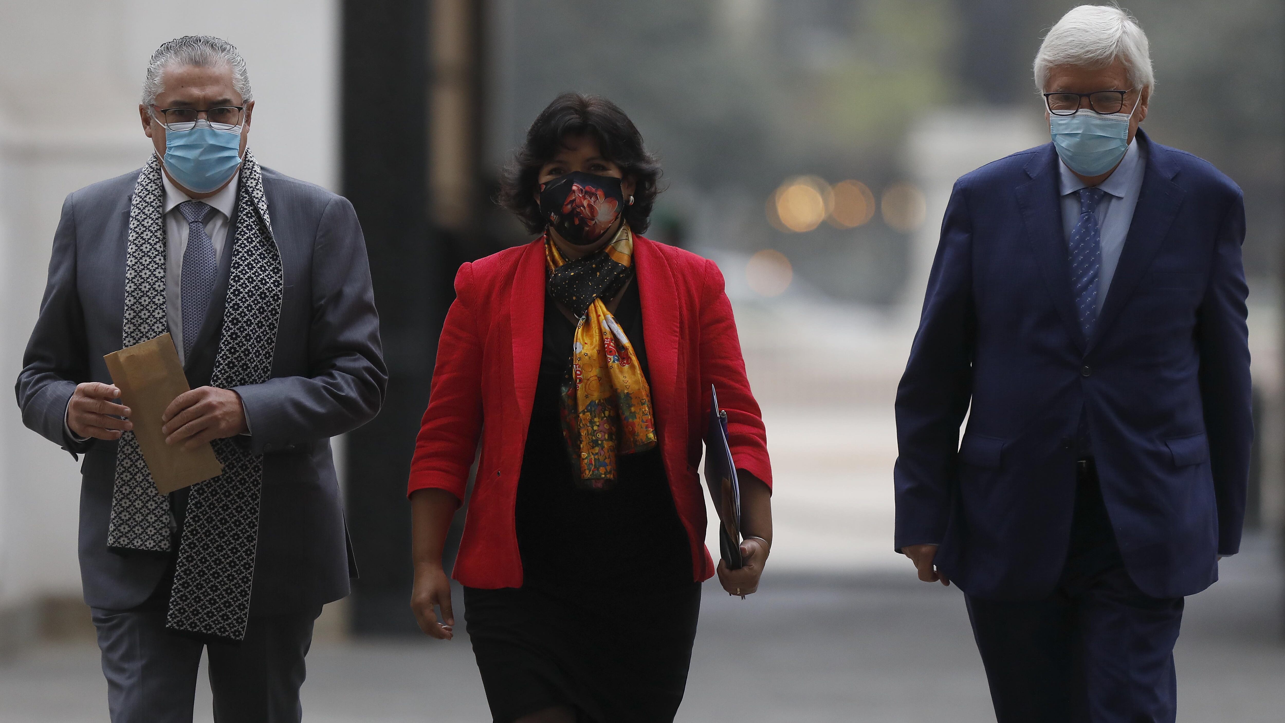 30 de Abril de 2021/SANTIAGO El Presidente de la Republica,recibe a las mesas directivas de la Cmara y el Senado, en el palacio de la Moneda. (en la imagen ,Jorge Pizarro,Yasna Probaste,Rodrigo Gonzalez)
FOTO: CRISTOBAL ESCOBAR/AGENCIAUNO