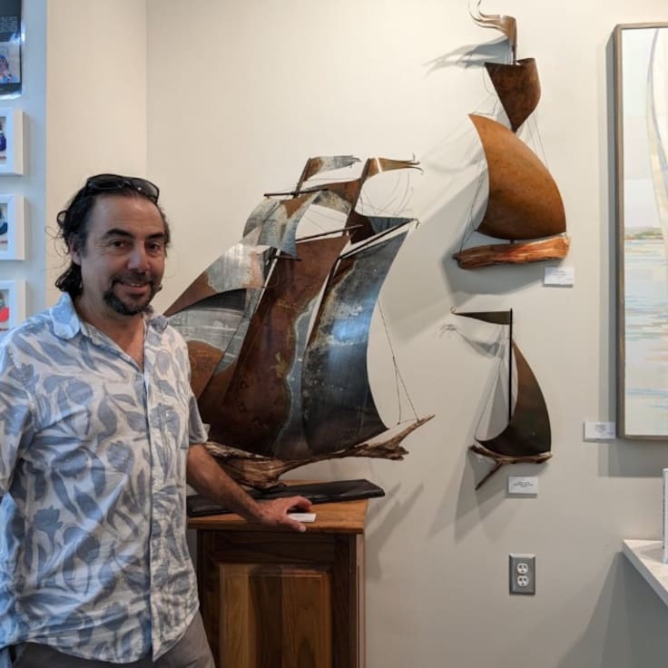 Artista chileno Jorge Lastra avanza a cuartos de final en concurso internacional impulsado por Johnny Depp