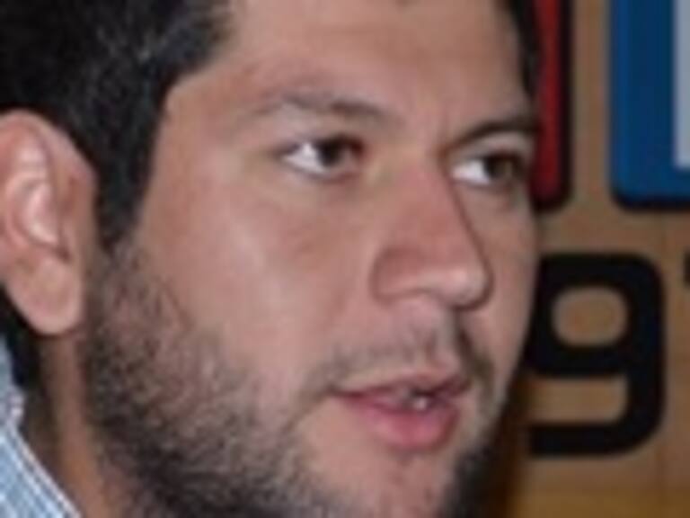 Camilo Ballesteros: »Hasta Allamand se ha sacado fotos con Fidel»