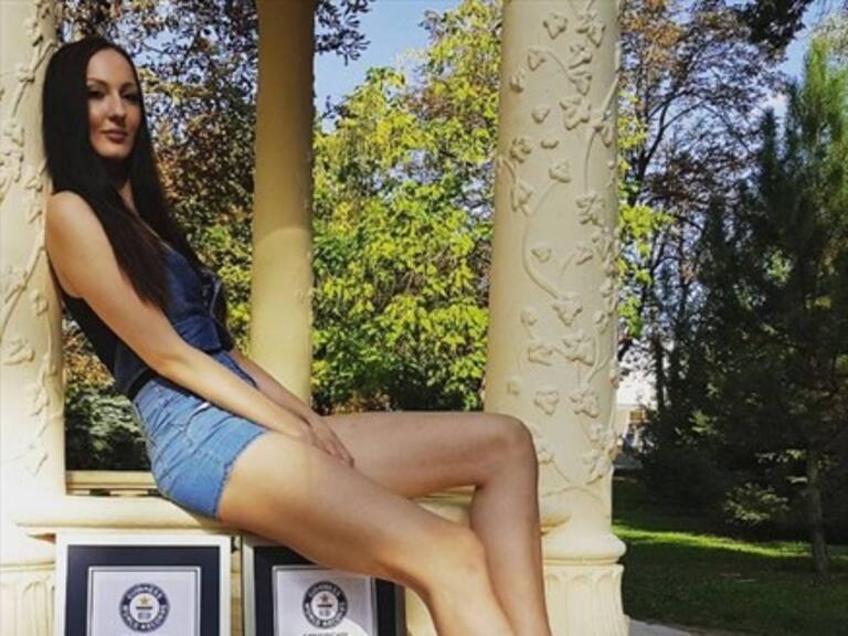 Modelo y medallista olímpica rusa es la mujer con las piernas más largas del mundo