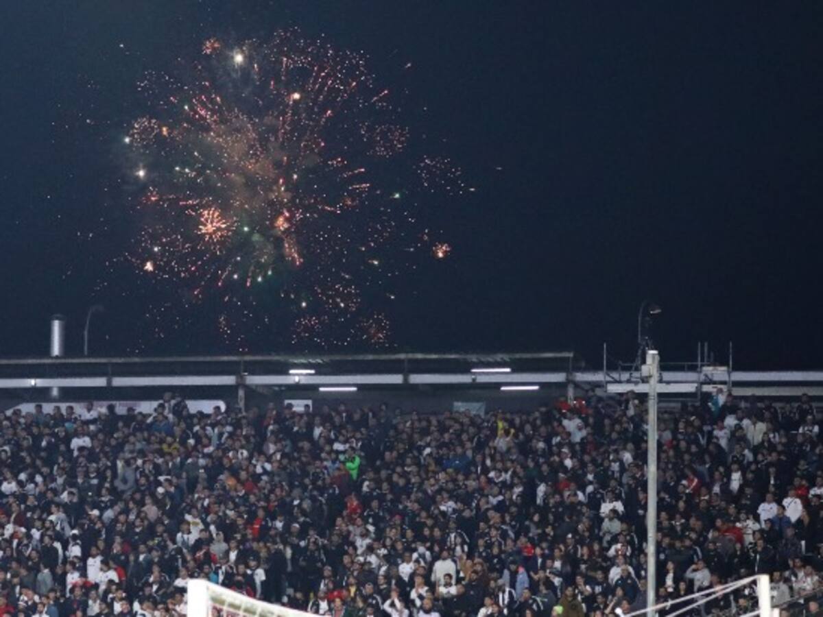 Carabineros detiene a miembro de seguridad privada que trató de ingresar fuegos artificiales en partido Colo Colo-Boca Juniors