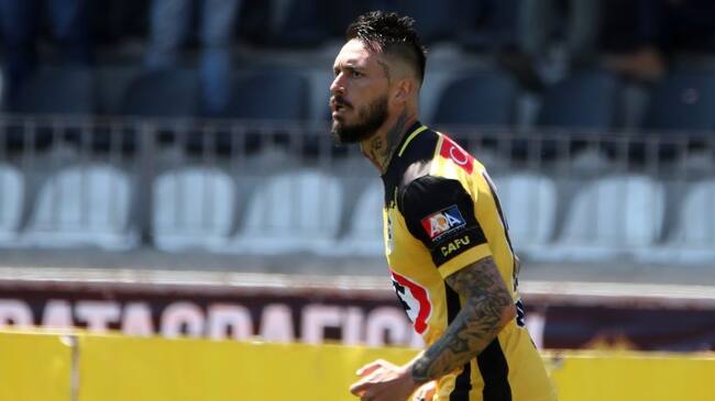 28 DE SEPTIEMBRE DE 2019/COQUIMBOMauricio Pinilla en festejo de su gol y el 1-1, durante el partido valido por la fecha 8 de la segunda rueda del Campeonato Nacional AFP PlanVital 2019, entre Coquimbo Unido y Deportes Antofagasta, disputado en el Estadio Francisco Sanchez Rumoroso.
FOTO: CAMILO CONTRERAS/AGENCIAUNO