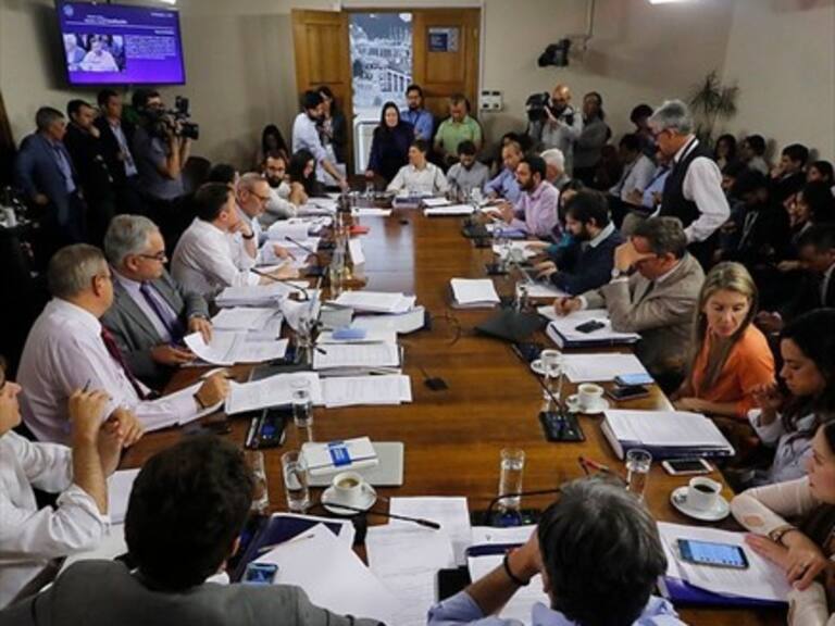 Comisión de Constitución de Cámara aprobó escaños para pueblos originarios en proceso constituyente