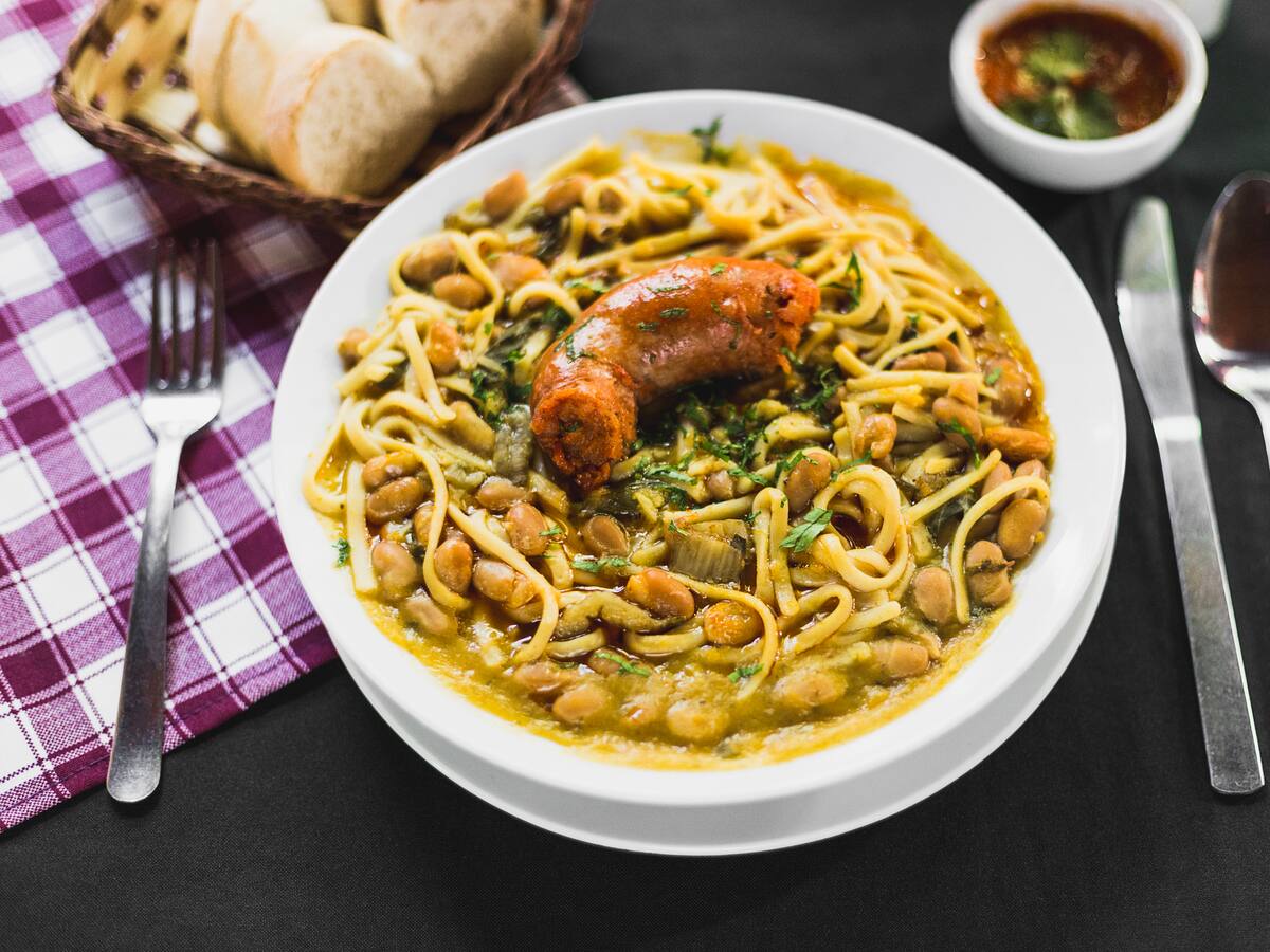 Estas son las diez peores comidas chilenas, según prestigioso ranking internacional