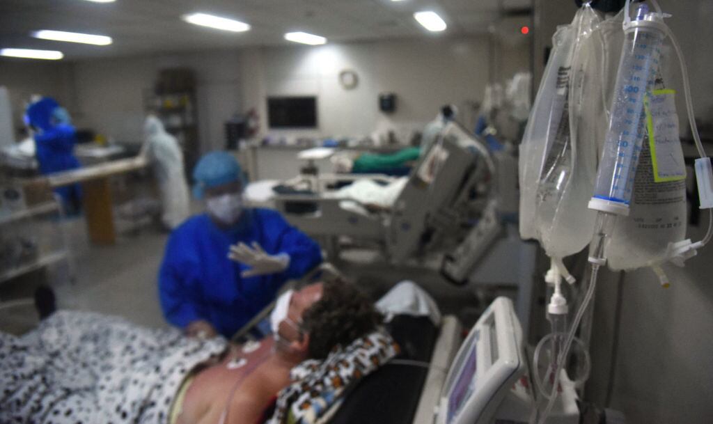 Pacientes internados del Covid-19 en un hospital de Paraguay