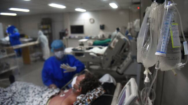 Pacientes internados del Covid-19 en un hospital de Paraguay