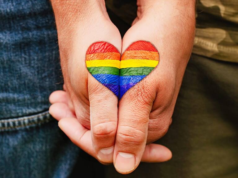 Radiografía a la migración LGBTIQ+: 80.3% sufrió algún tipo de abuso por su orientación sexual o identidad de género