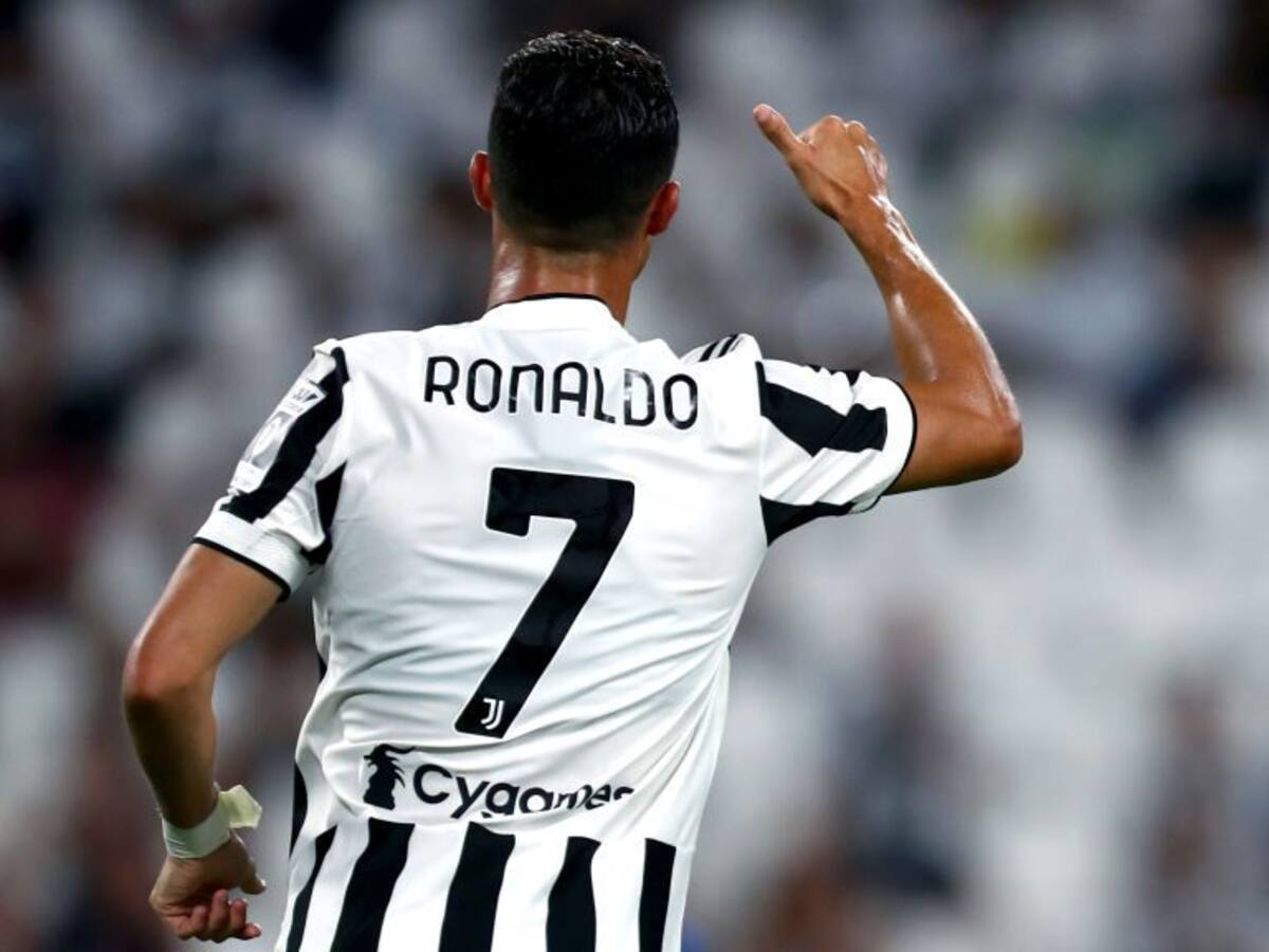 Sería un bombazo: Prensa italiana aseguró que Cristiano Ronaldo se ofreció para fichar en el Manchester City