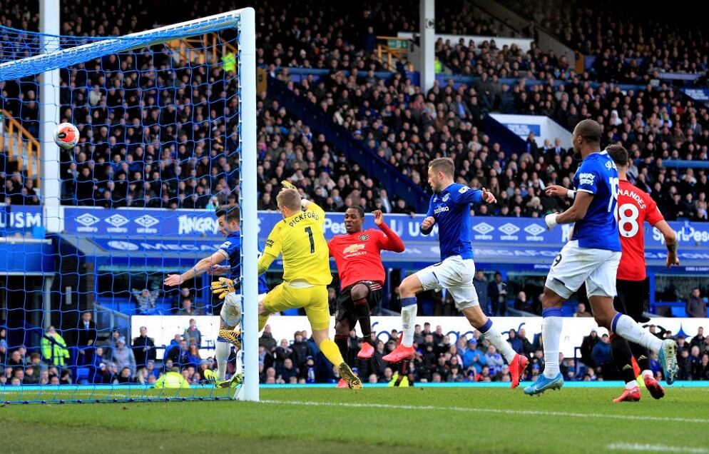 Everton se mide con Manchester United en la primera división del fútbol británico